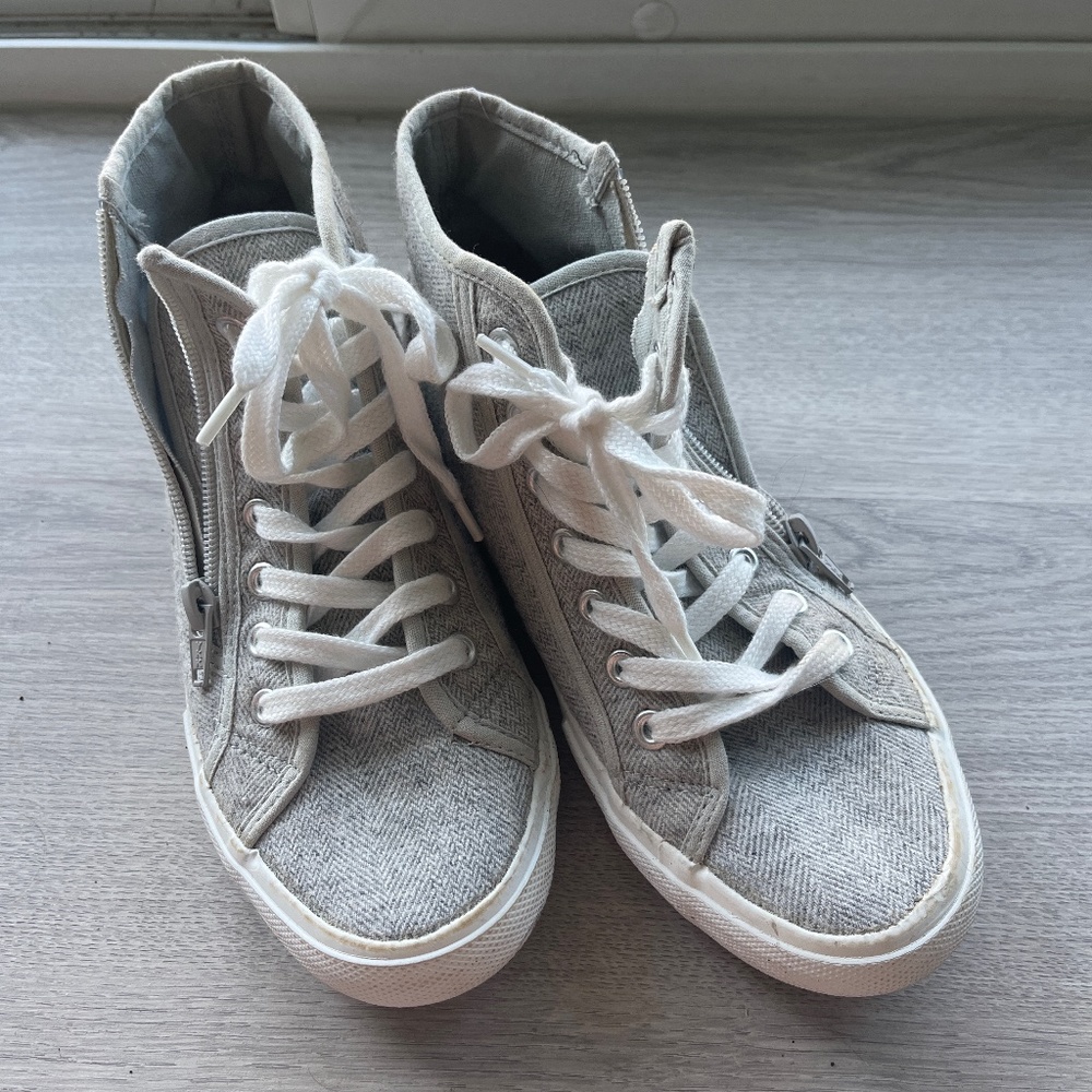 High top sneakers